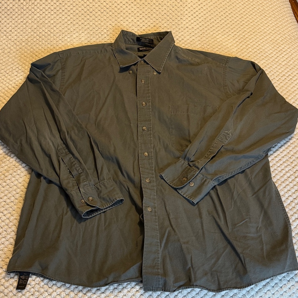 Charcoal Men’s Van Heusen Button Dress Shirt